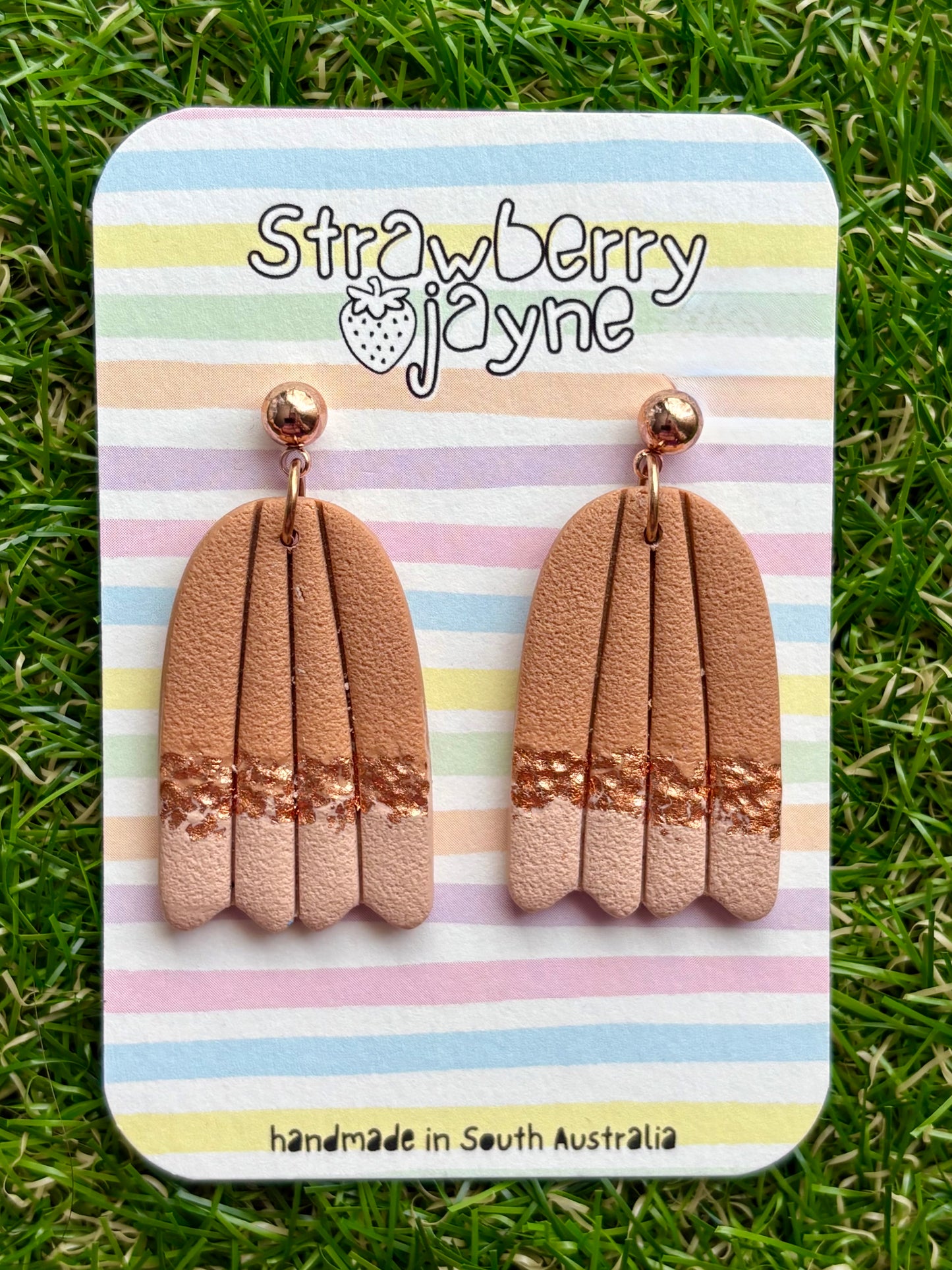 A LIL' LUXE - Mega Dangle