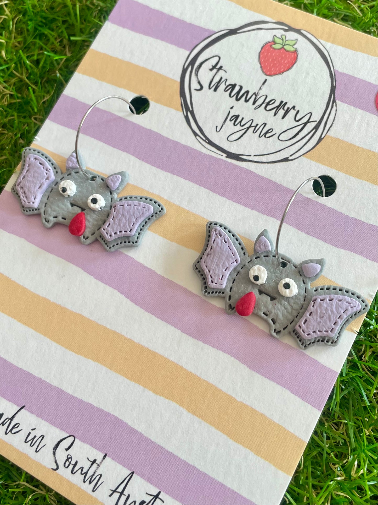 A LIL' HOCUS POCUS - Mega Dangle