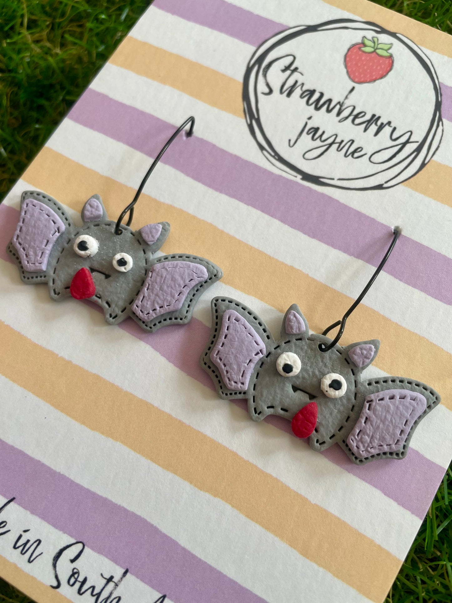 A LIL' HOCUS POCUS - Mega Dangle