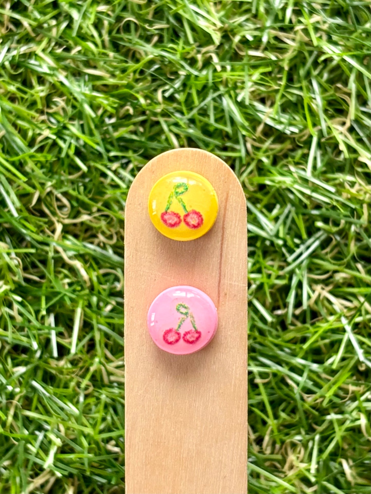 NOVELTY CUTIES- Stud Stix