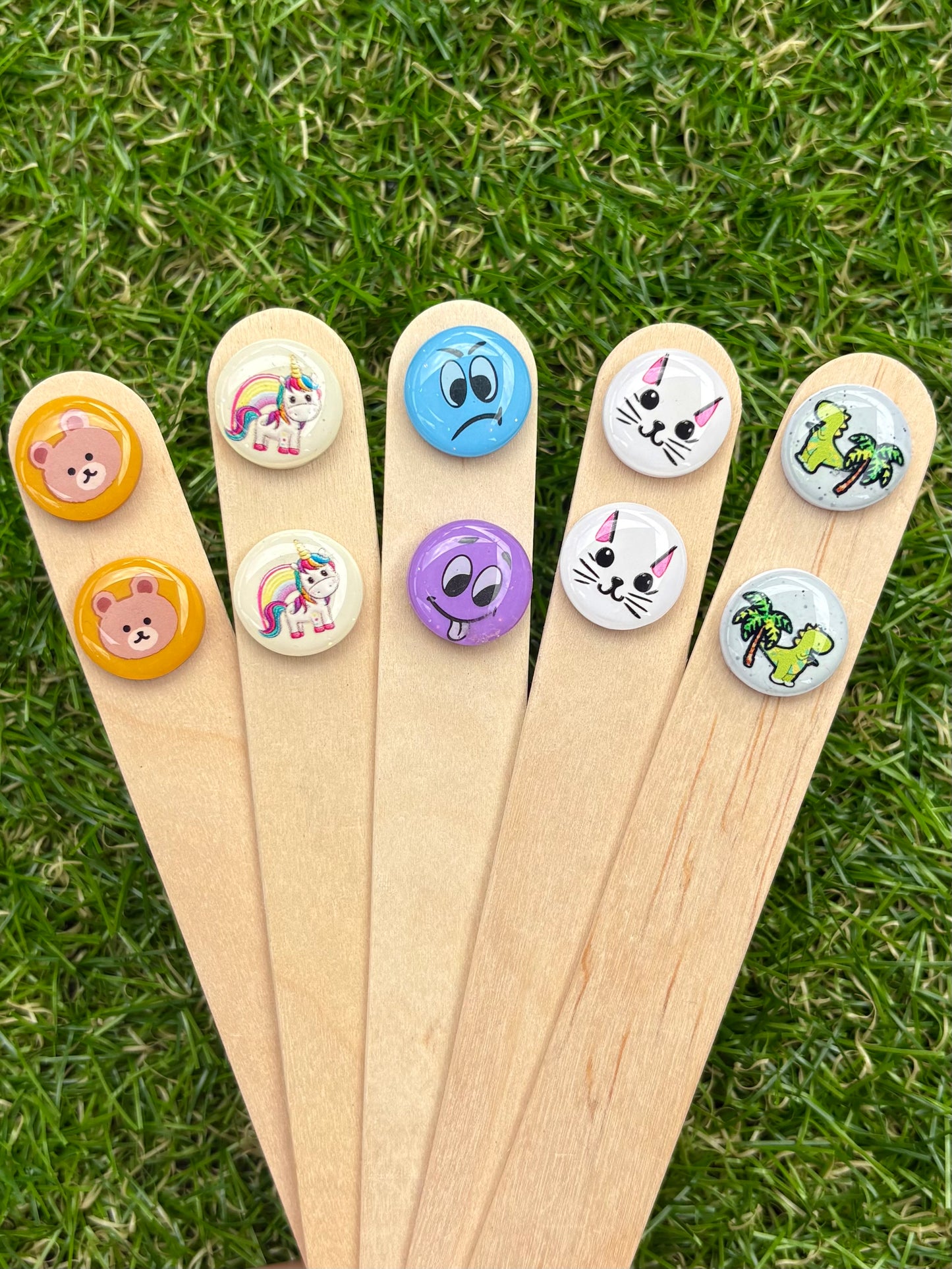 NOVELTY CUTIES- Stud Stix