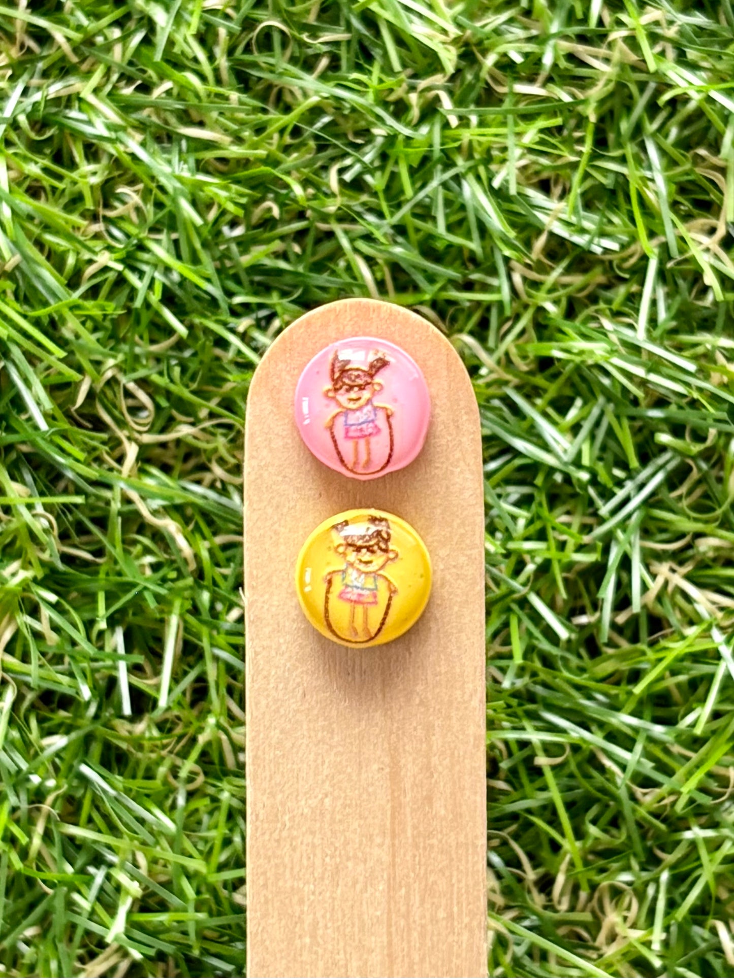 NOVELTY CUTIES- Stud Stix