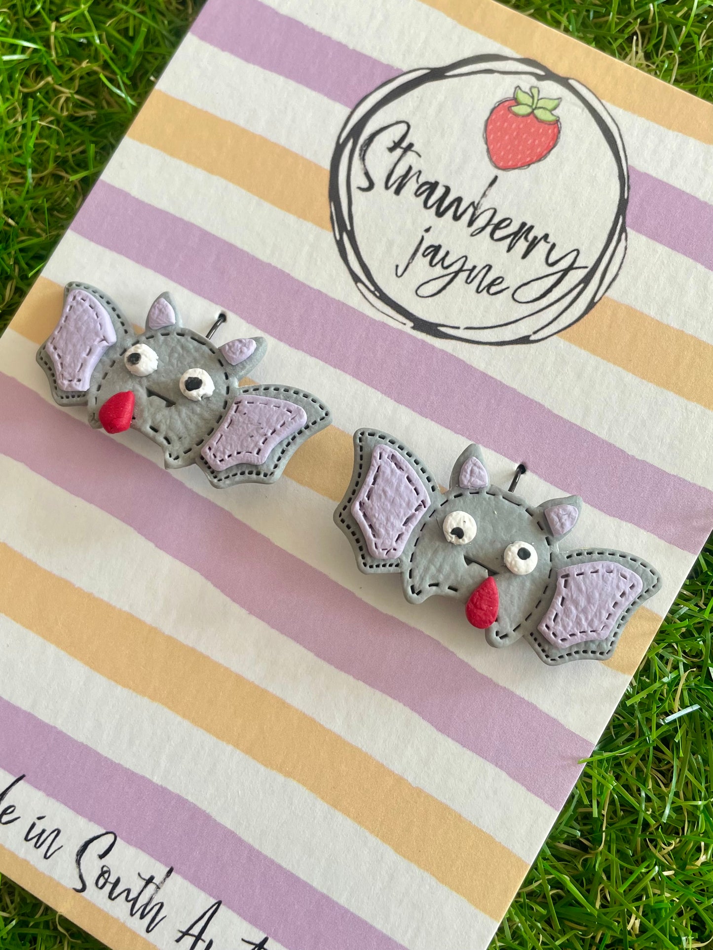 A LIL' HOCUS POCUS - Mega Dangle
