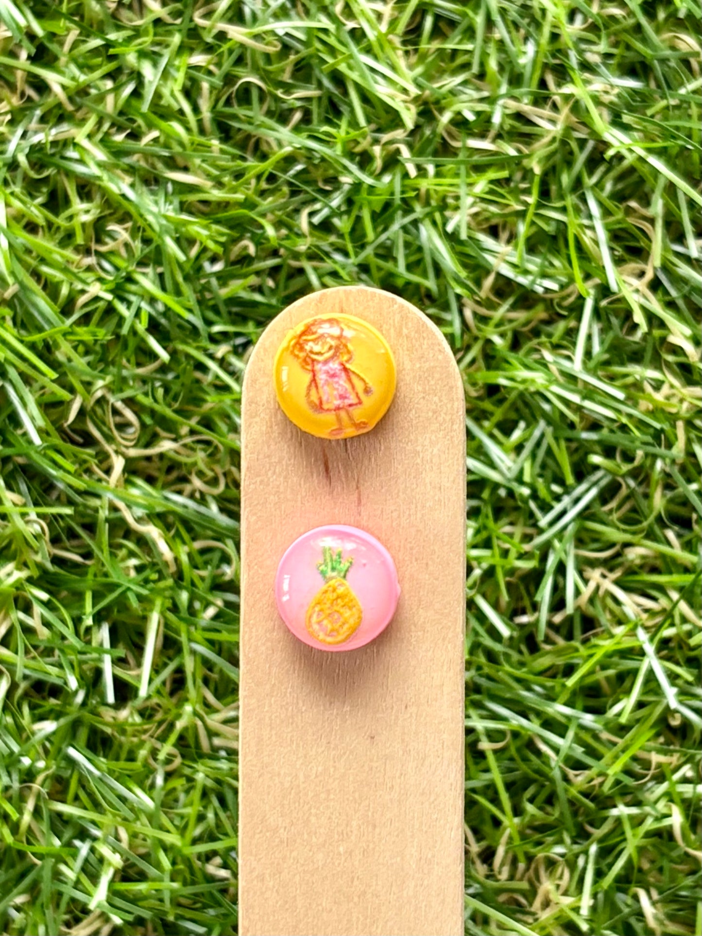 NOVELTY CUTIES- Stud Stix
