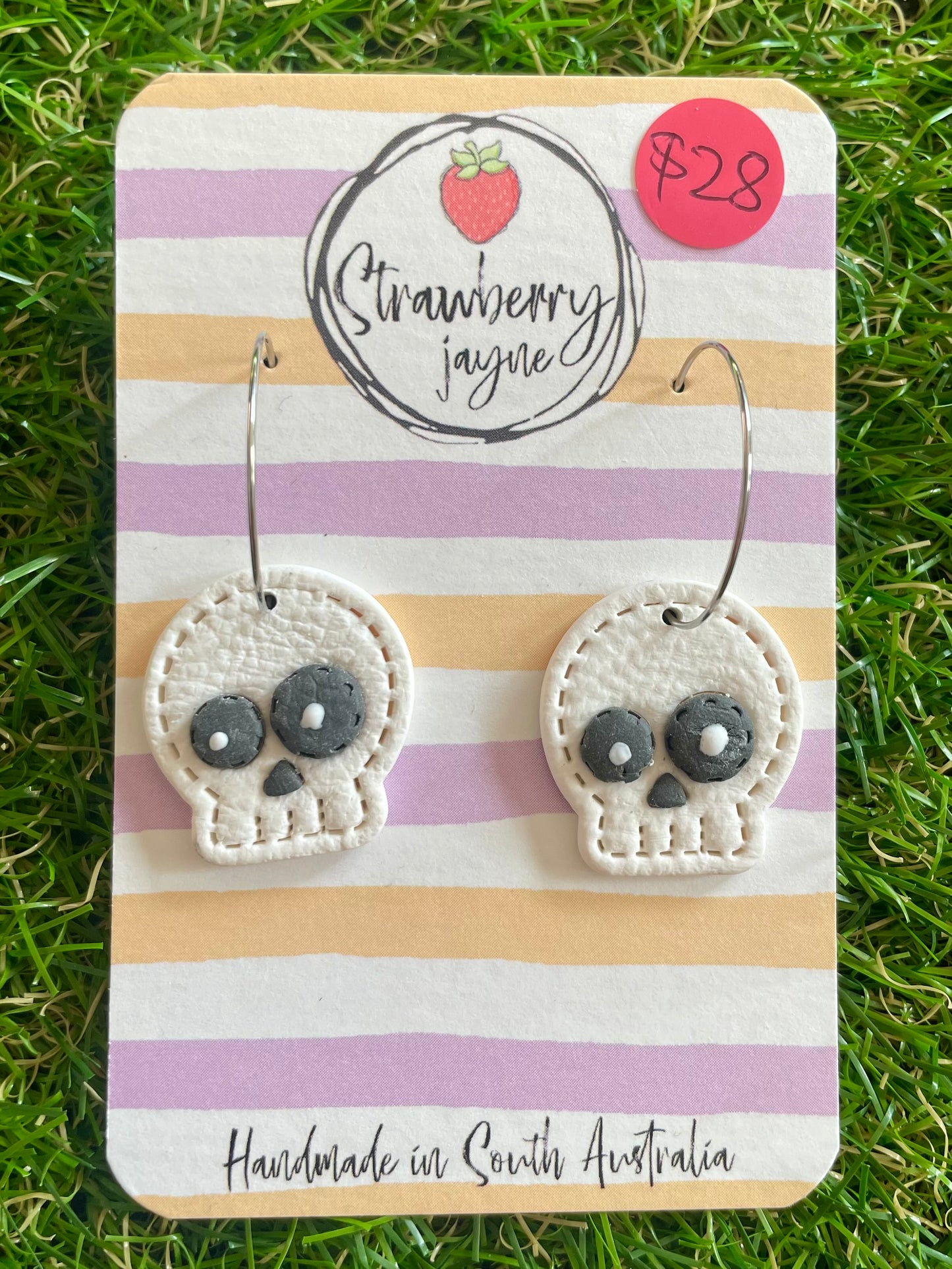 A LIL' HOCUS POCUS - Mega Dangle