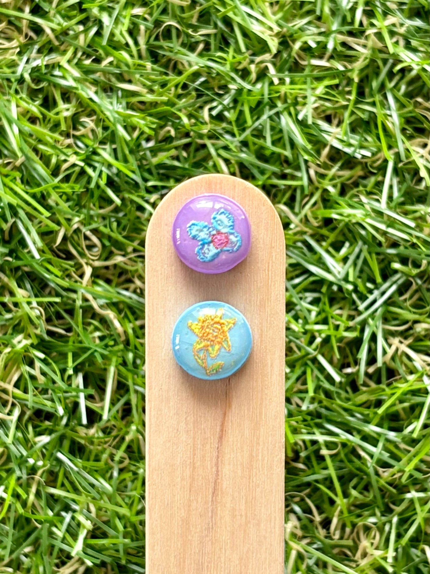 NOVELTY CUTIES- Stud Stix