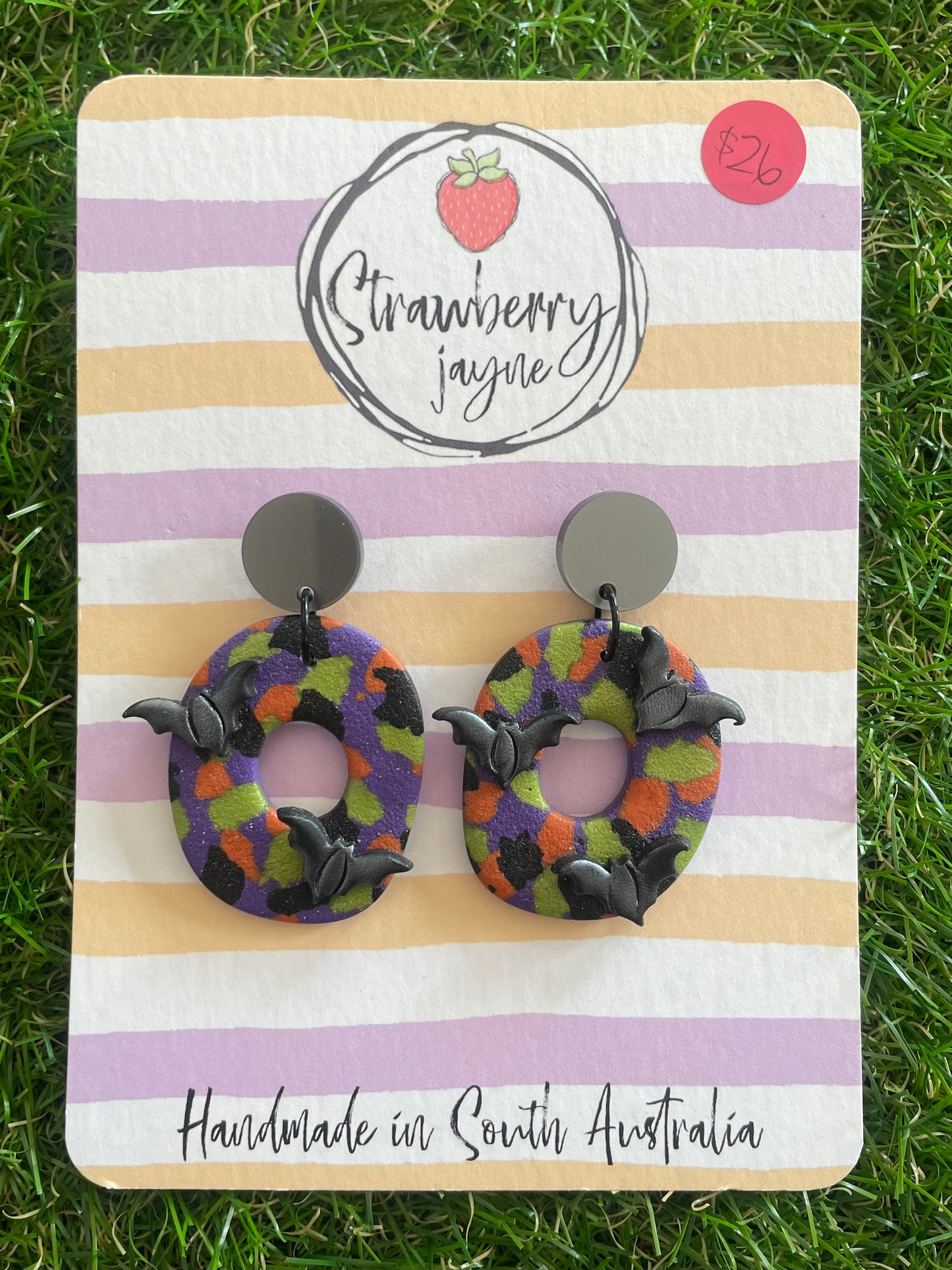 A LIL' HOCUS POCUS - Mega Dangle