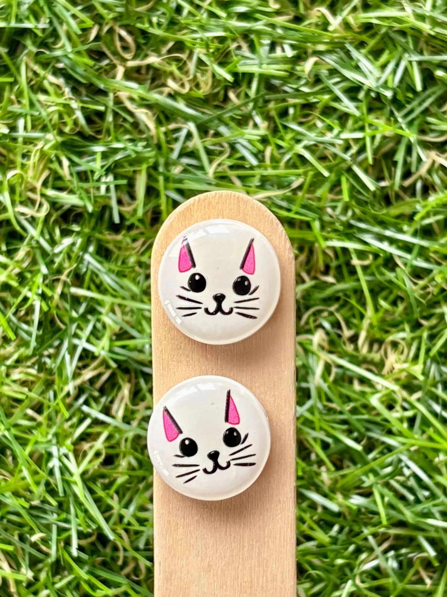 NOVELTY CUTIES- Stud Stix
