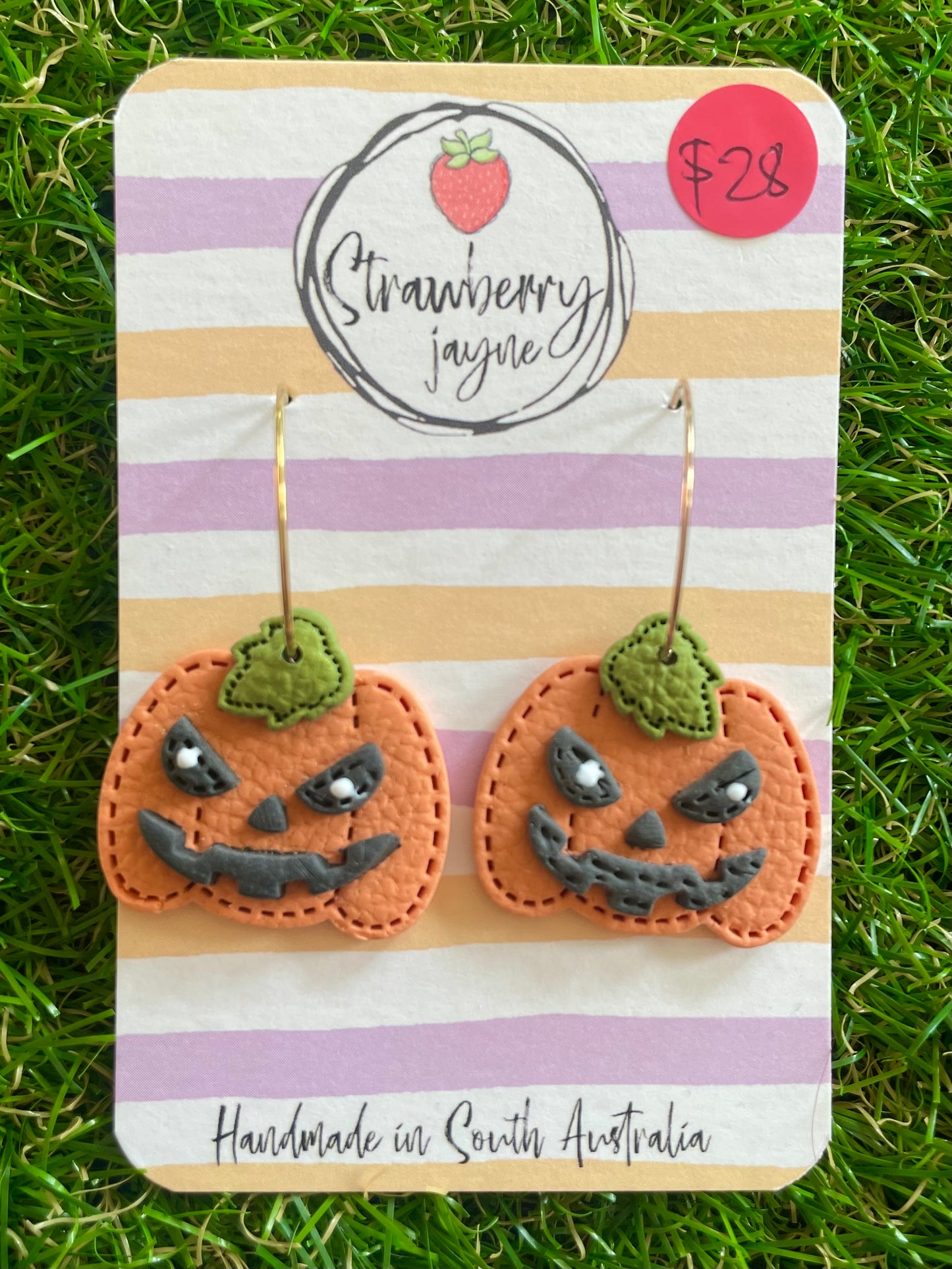 A LIL' HOCUS POCUS - Mega Dangle