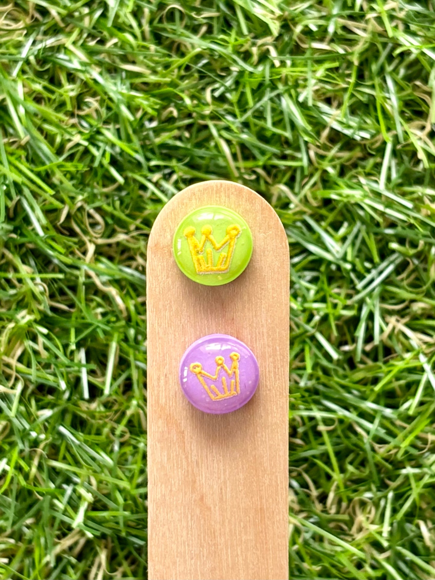 NOVELTY CUTIES- Stud Stix