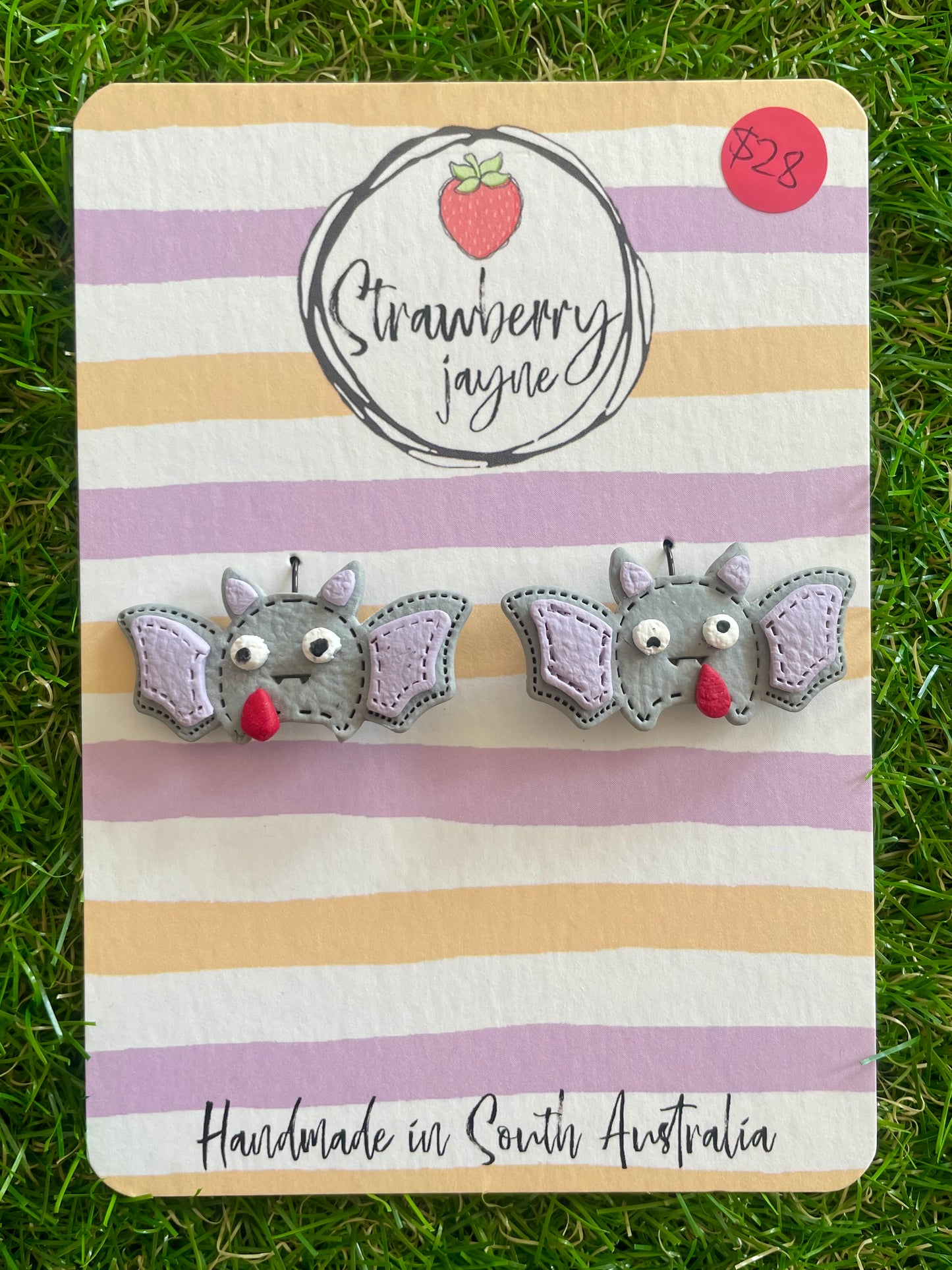 A LIL' HOCUS POCUS - Mega Dangle