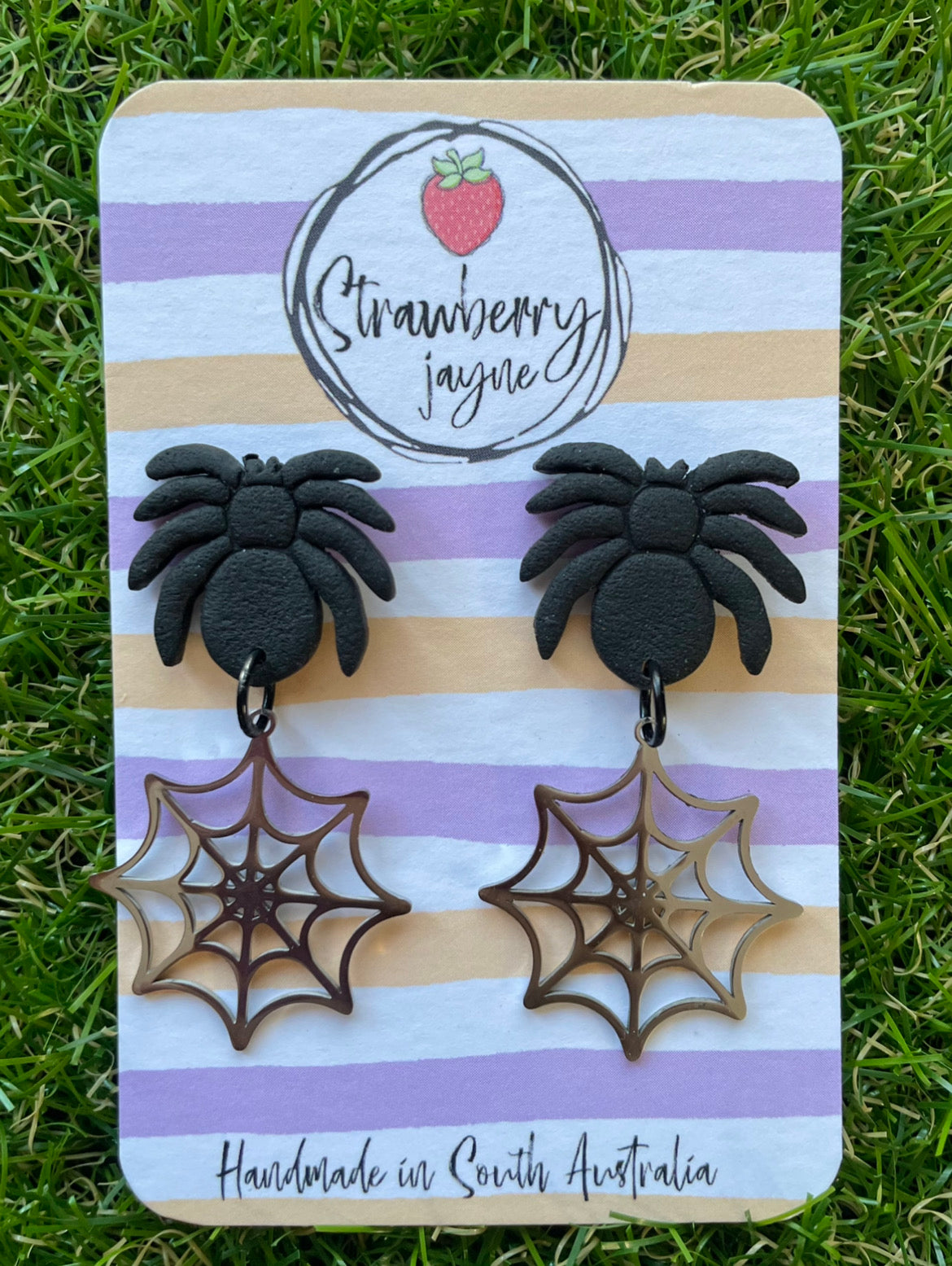 A LIL' HOCUS POCUS - Mega Dangle