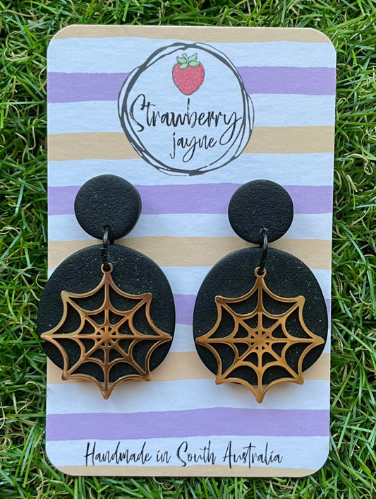 A LIL' HOCUS POCUS - Mega Dangle