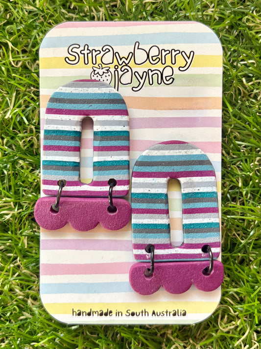 SASSY IN HER STRIPES - Maxi Dangle